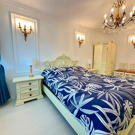 Port Classic Elegant 2 Bedroom Near Port Lägenhet *