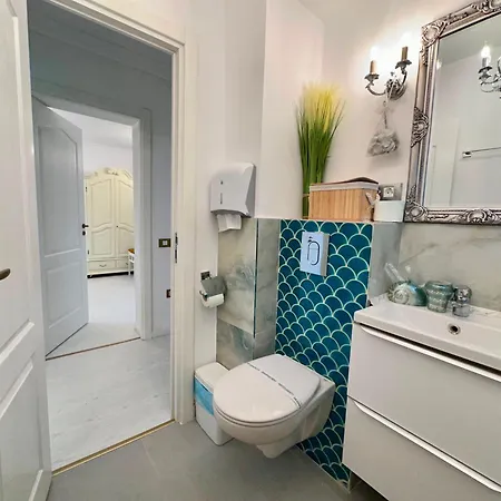 Port Classic Elegant 2 Bedroom Near Port Lägenhet *