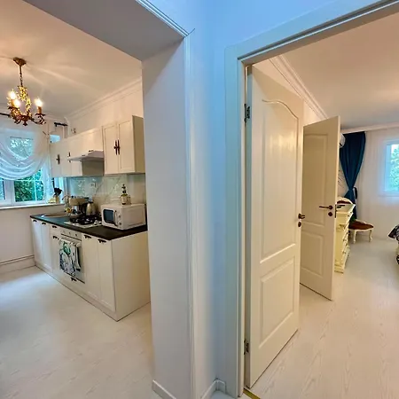 Port Classic Elegant 2 Bedroom Near Port Constanţa