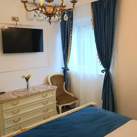 Port Classic Elegant 2 Bedroom Near Port Lägenhet *