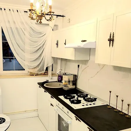 Port Classic Elegant 2 Bedroom Near Port Constanţa
