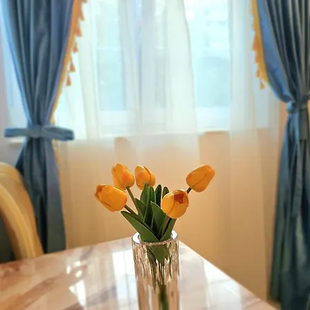 Lägenhet Port Classic Elegant 2 Bedroom Near Port Constanţa