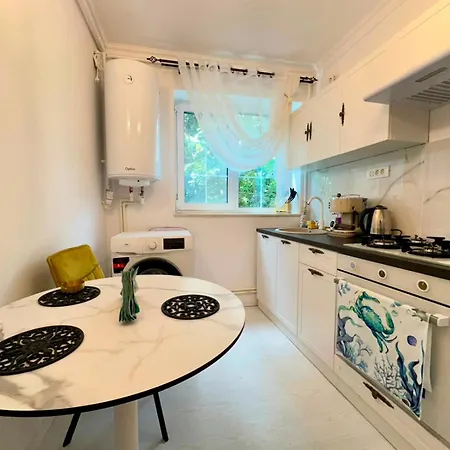 Port Classic Elegant 2 Bedroom Near Port Lägenhet *