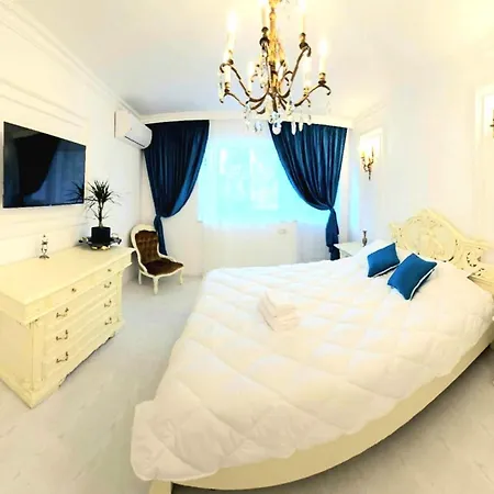 Port Classic Elegant 2 Bedroom Near Port Constanţa