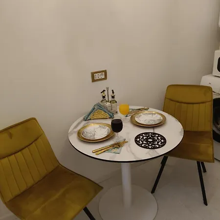 Port Classic Elegant 2 Bedroom Near Port Lägenhet *